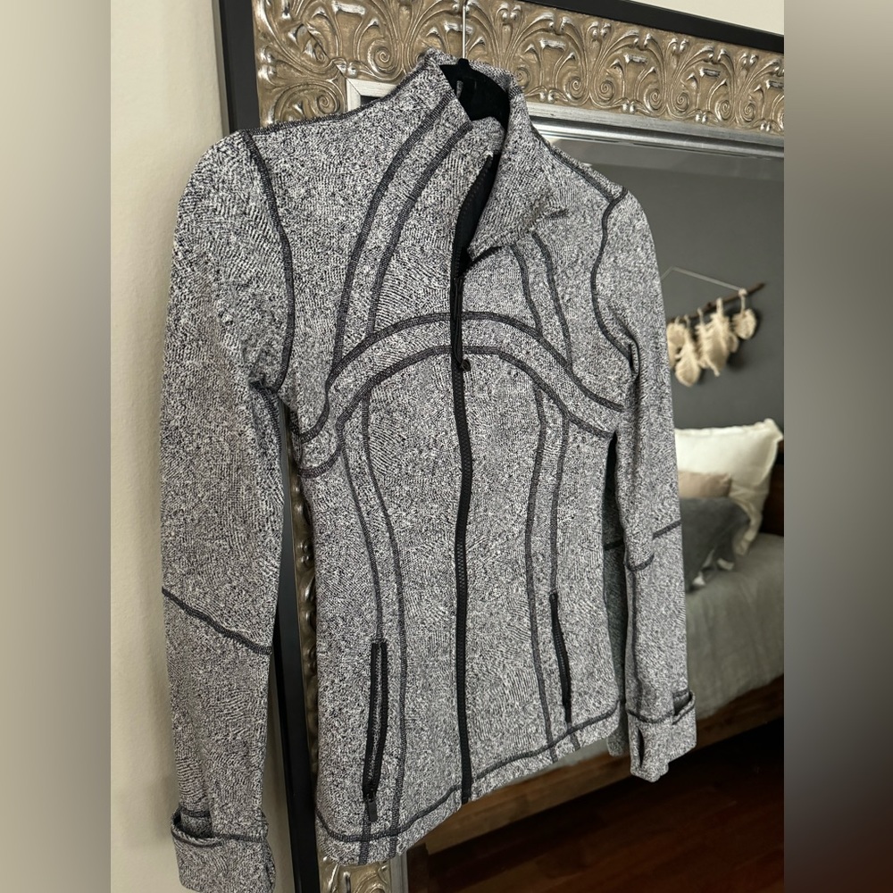 💎 Black & White LuLu Lemon Jacket 💎